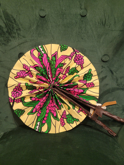 Folding fans