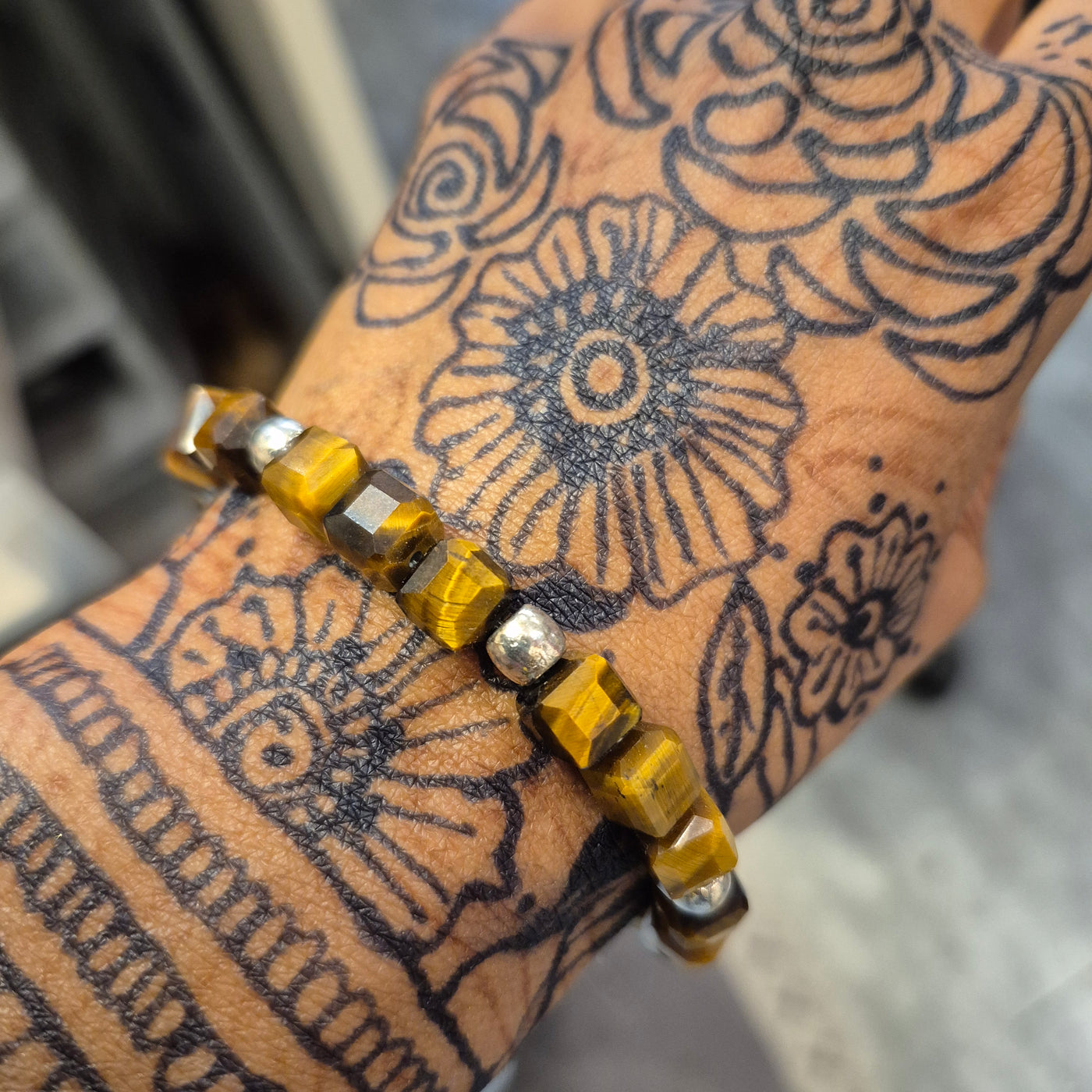 DBV-#3 Yellow Tiger Eye Cube with silver  Bead Bracelets