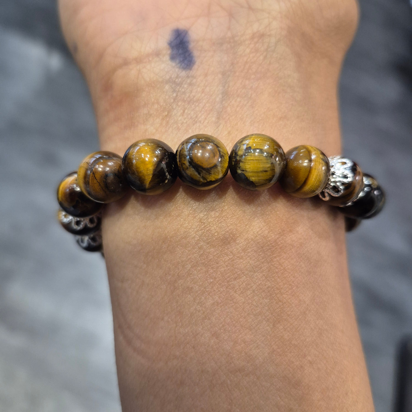 DBV-#4 Yellow Tiger Eye 10MM with silver flower Bracelets