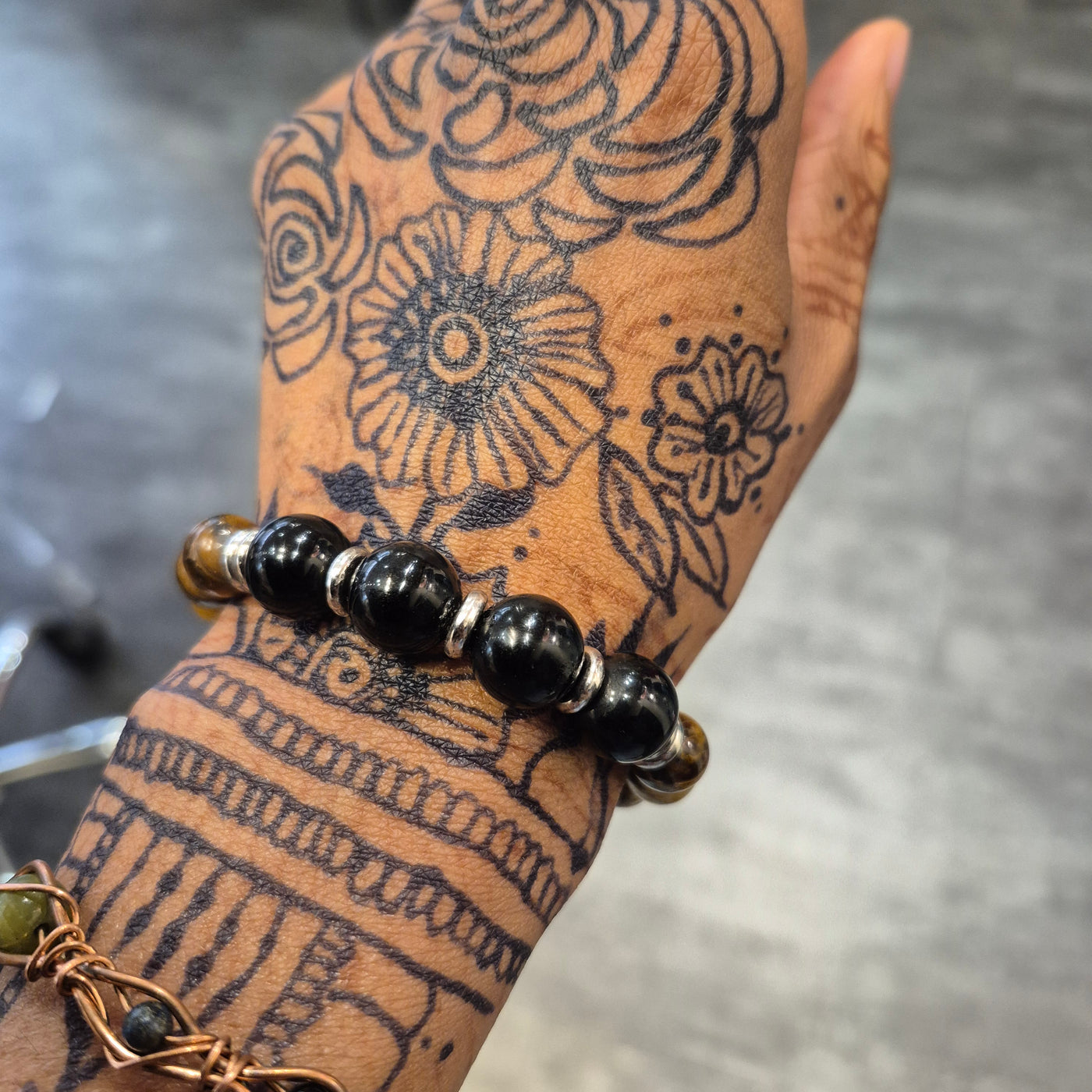 DBV-#6 Tiger Eye & Obsidian with silver accent bead Bracelet